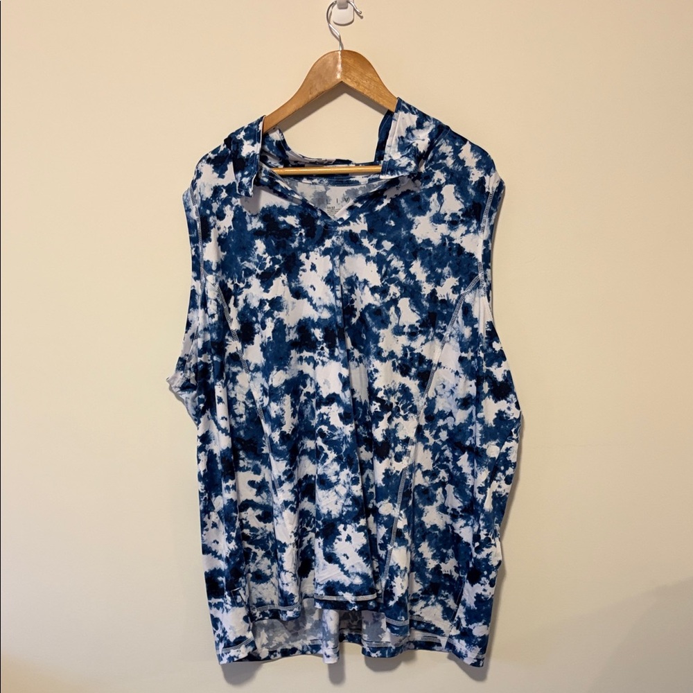 Blue and White Tie-Dye Sleeveless Top with Collar